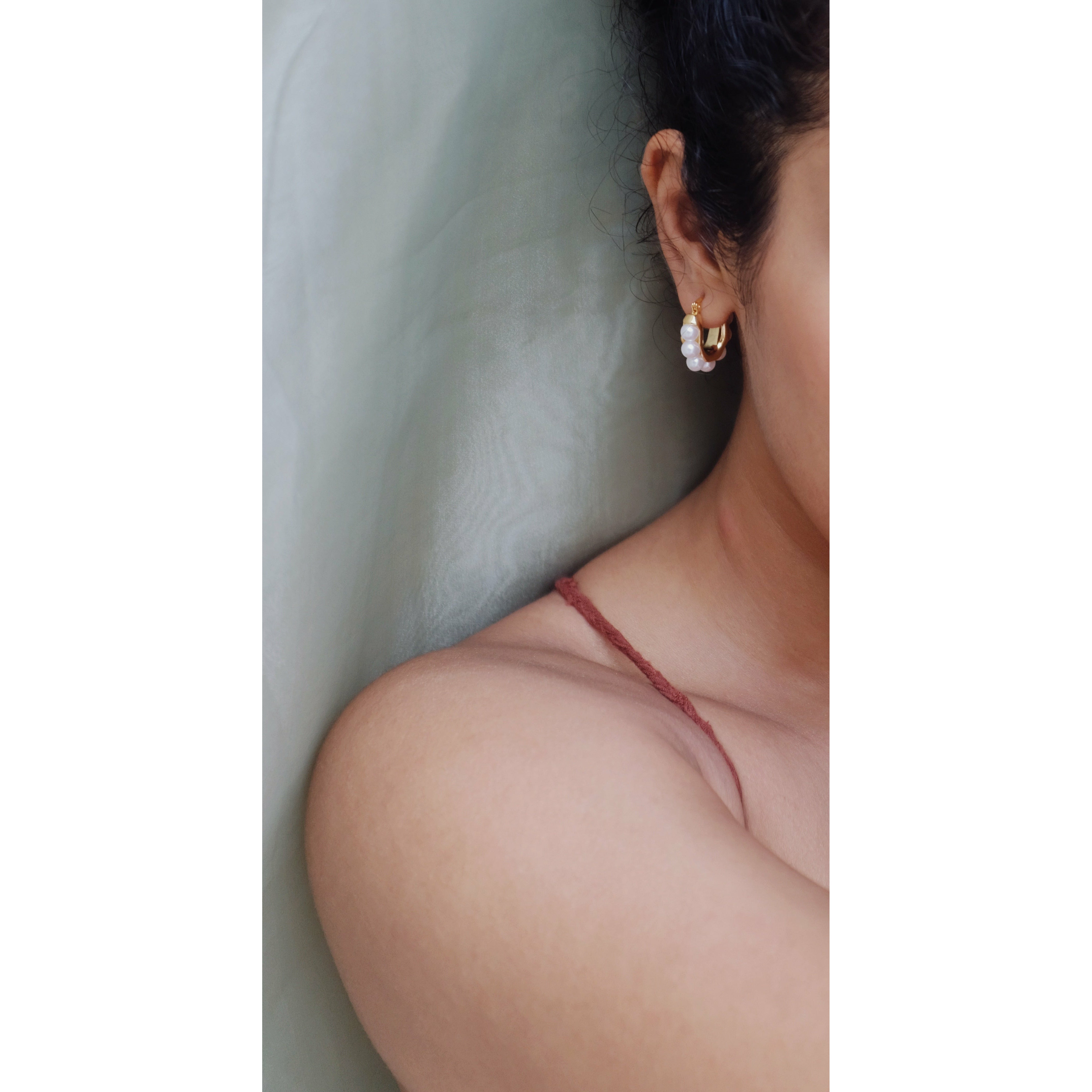 Huggie Earring with Pearl